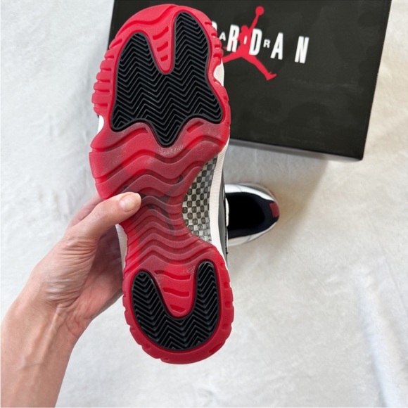 Air Jordan 11 Low Bred Black Red | Men’s 8.5 - Picture 6 of 11